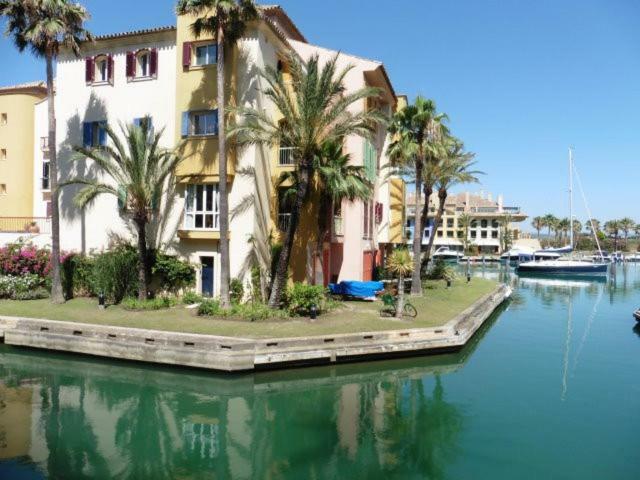 Apartamento Con Piscina ,Playa Con Vistas Panoramicas En La Marina De Sotogrande San Roque  Bagian luar foto