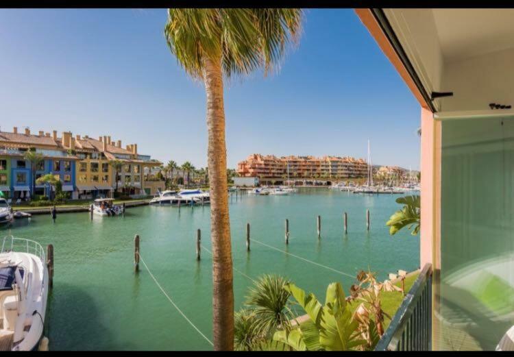 Apartamento Con Piscina ,Playa Con Vistas Panoramicas En La Marina De Sotogrande San Roque  Bagian luar foto